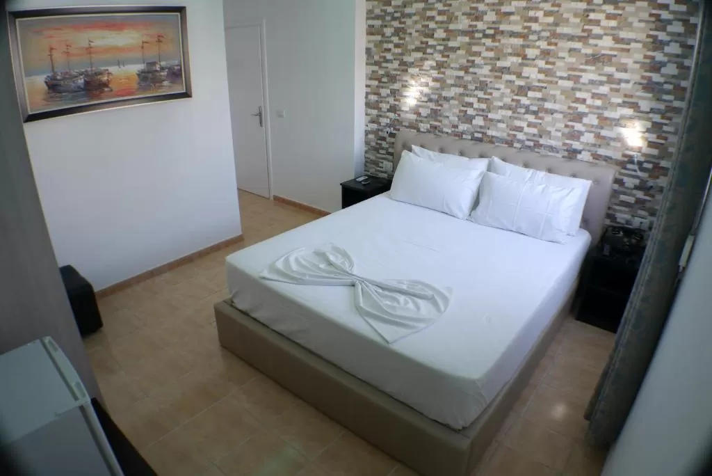 Espana - STD DBL 1.jpg